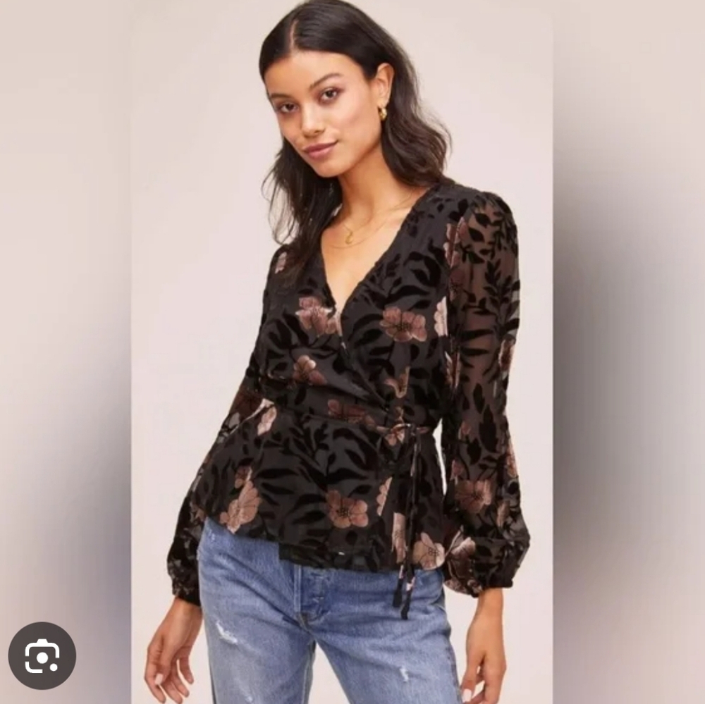 ASTR The Label Black Mauve Floral Velvet Burnout Wrap Blouse M